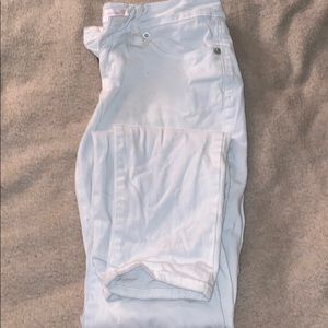 White skinny jeans